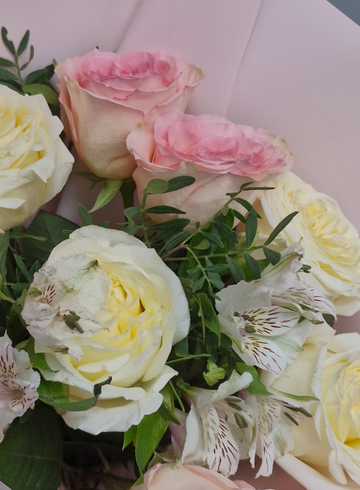 Сборный букет &laquo;Прекрасной тебе&raquo; от интернет-магазина цветов в 