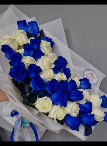 Букет из роз &laquo;Бело-синяя дымка&raquo; от интернет-магазина цветов в 