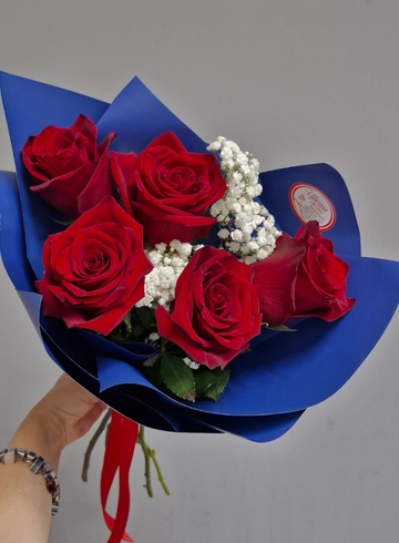 Очи синие, губы страстные от интернет-магазина цветов в 