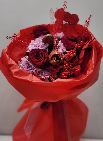 Сборный букет ,,Огненно- красный,, от интернет-магазина цветов в 
