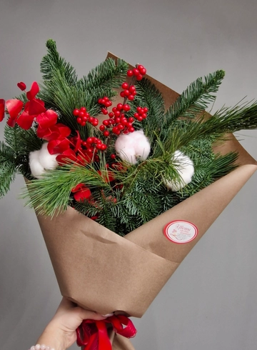 Букет из нобилиса и пинуса большой от интернет-магазина цветов в 