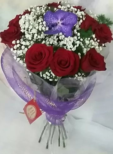 Сборный букет «Изюминка» от интернет-магазина цветов в 