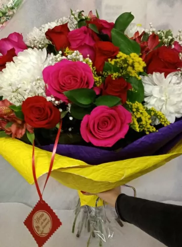 Сборный букет &laquo;Страсть&raquo; от интернет-магазина цветов в 