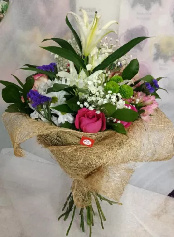 Сборный букет «Лейла» от интернет-магазина цветов в 