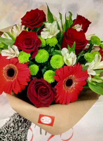 Сборный букет &laquo;Пышный бал&raquo; от интернет-магазина цветов в 