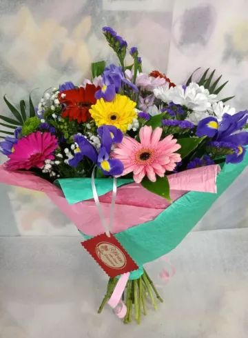 Сборный букет &laquo;Яркое настроение&raquo; от интернет-магазина цветов в 