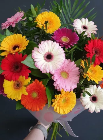 Букет «Радостный» от интернет-магазина цветов в 