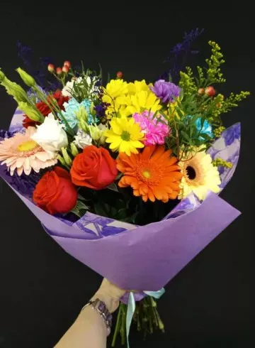 Сборный букетик от интернет-магазина цветов в 