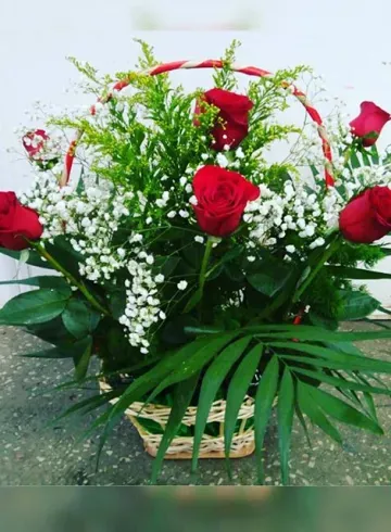 Корзинка &laquo;С любовью&raquo; от интернет-магазина цветов в 