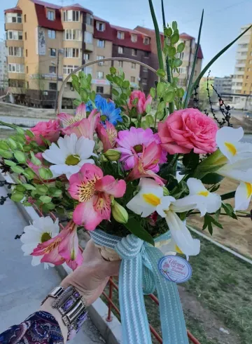 Цветочная корзинка &laquo;Эко-чудо&raquo; от интернет-магазина цветов в 