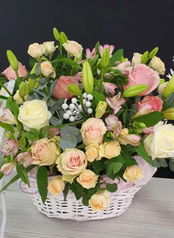 Корзина цветов &laquo;Нежная&raquo; от интернет-магазина цветов в 