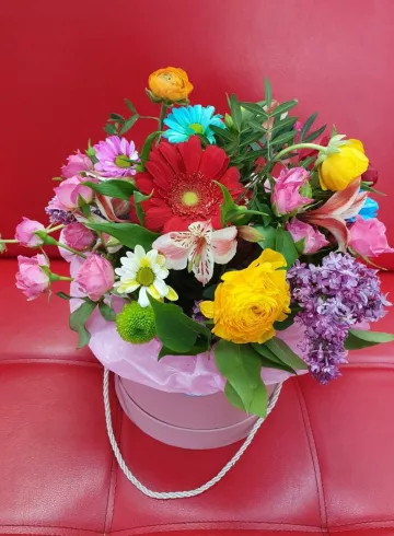 Шляпная коробка &laquo;Эстель&raquo; от интернет-магазина цветов в 