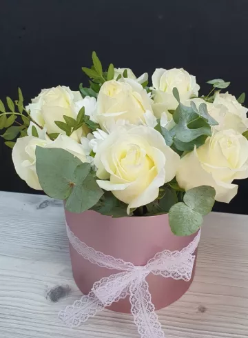 Шляпная коробка &laquo;Белоснежная&raquo; от интернет-магазина цветов в 