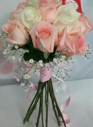 линда от интернет-магазина цветов в 