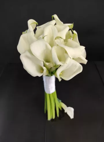 Букет невесты «Классический» от интернет-магазина цветов в 