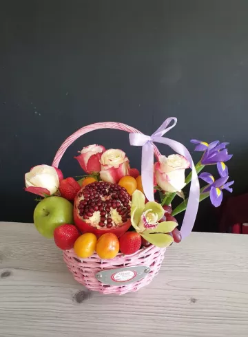 Фруктовая композиция «Корзинка» от интернет-магазина цветов в 