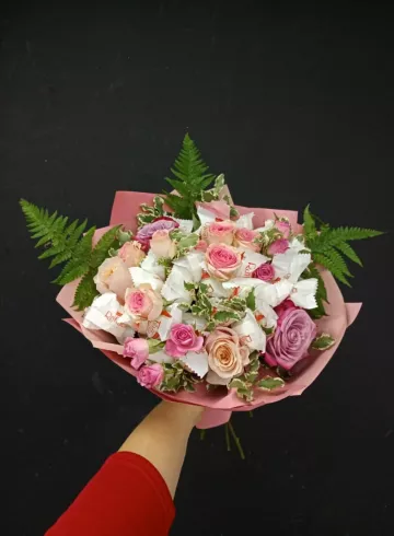 Сборный букет &laquo;Флэйси&raquo; от интернет-магазина цветов в 